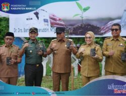 Pj. Gubernur Tanam Sukun di Halaman Kantor Bupati, Berharap Jadi Awal Yang baik