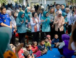 Bupati Mamuju Dampingi Ketua TP PKK Sulbar Sambut Kunjungan Konsul Australia di Posyandu Tapandullu